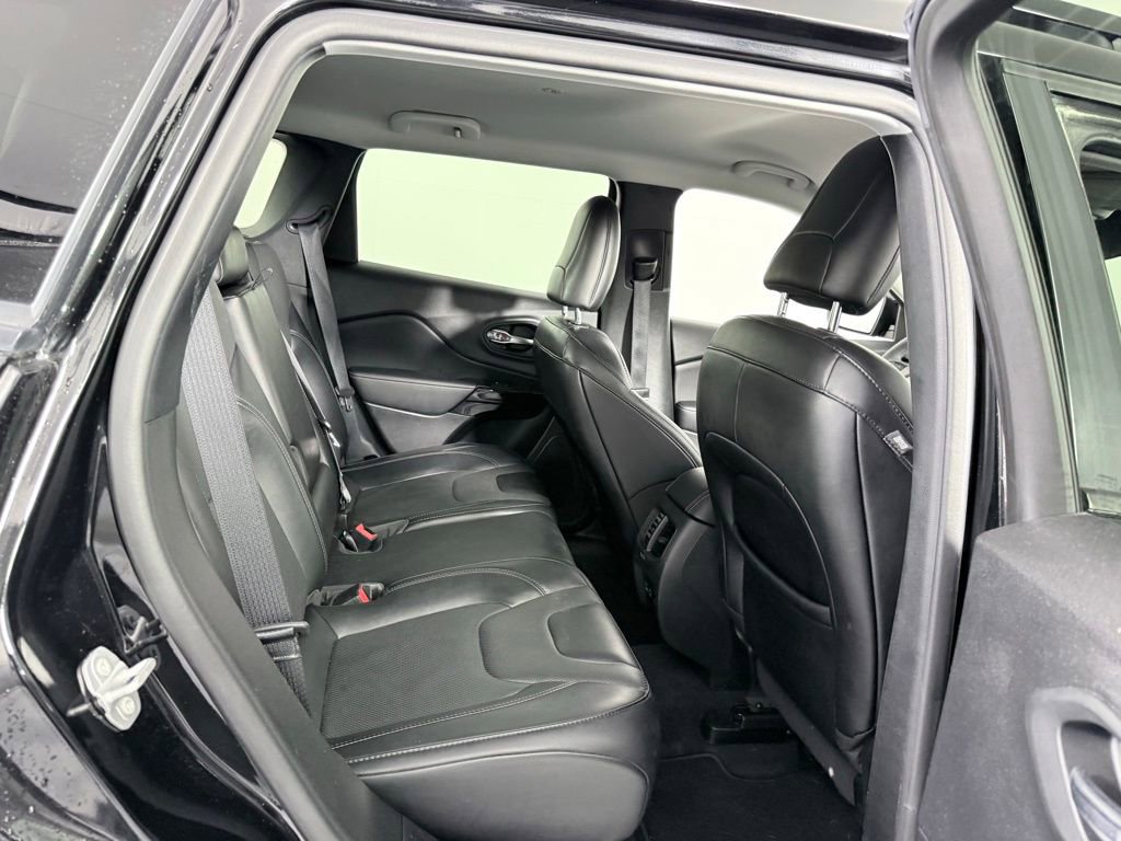 Used 2023 Jeep Cherokee Altitude Lux image 22