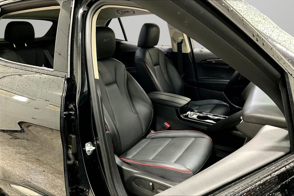 Used 2022 Buick Envision Essence w/ Sport Touring Package AWD/4WD image 27