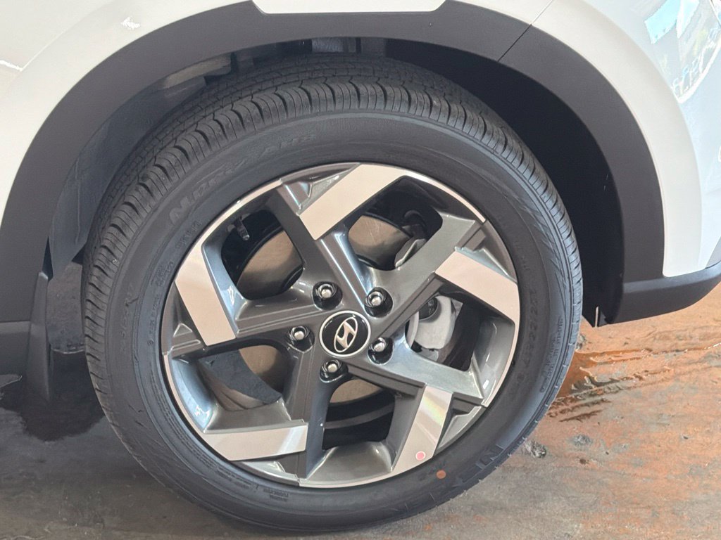 New 2026 Hyundai Venue SEL FWD image 9