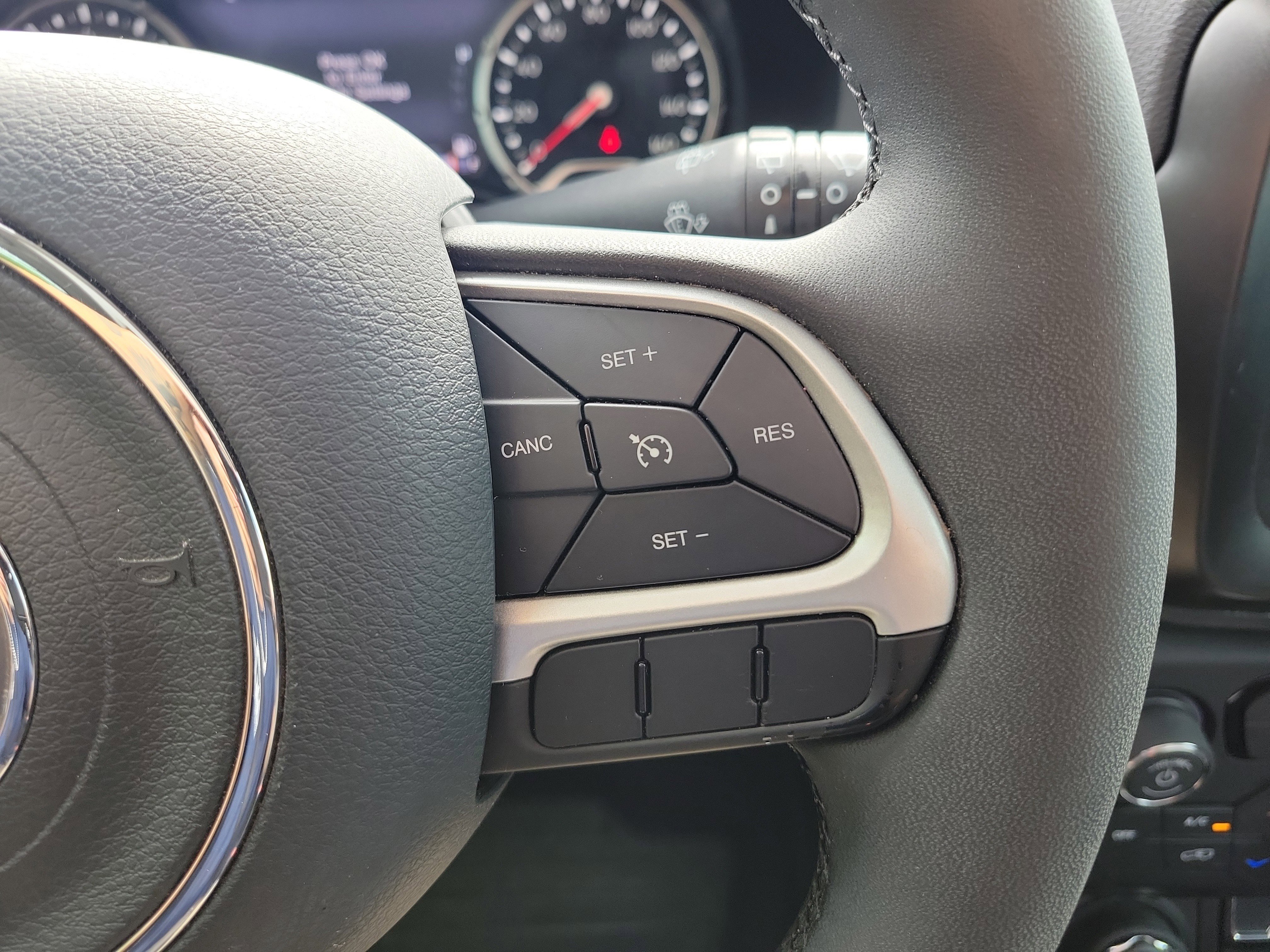 Used 2021 Jeep Renegade Latitude AWD/4WD image 29