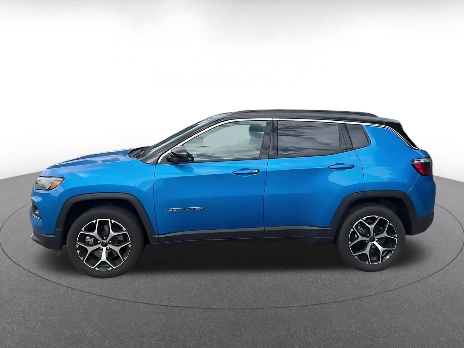 Used 2025 Jeep Compass Limited AWD/4WD image 10