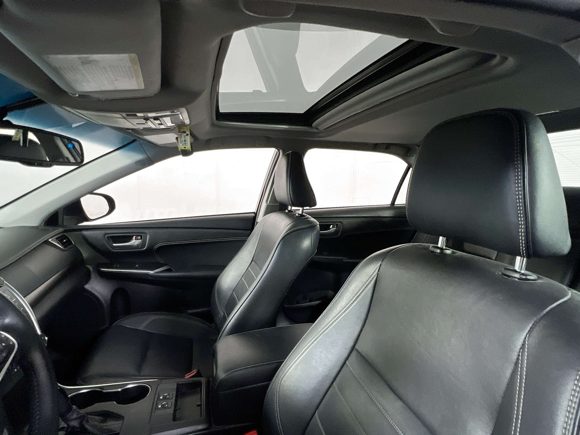 Used 2016 Toyota Camry XLE FWD image 21