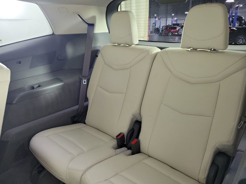 Certified 2023 Cadillac XT6 Premium Luxury w/ Technology Package FWD image 11