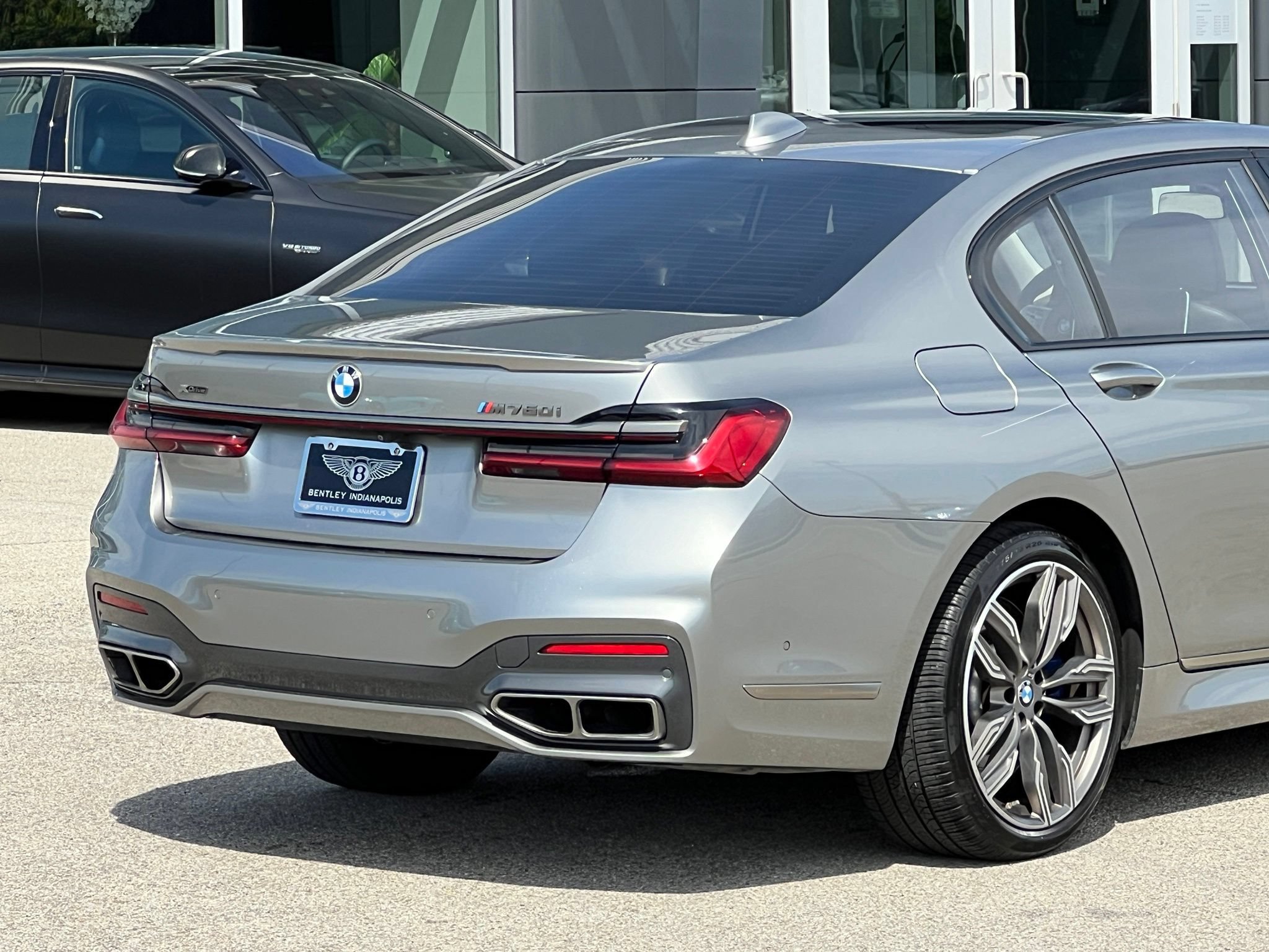 Used 2021 BMW M760i xDrive AWD/4WD image 12