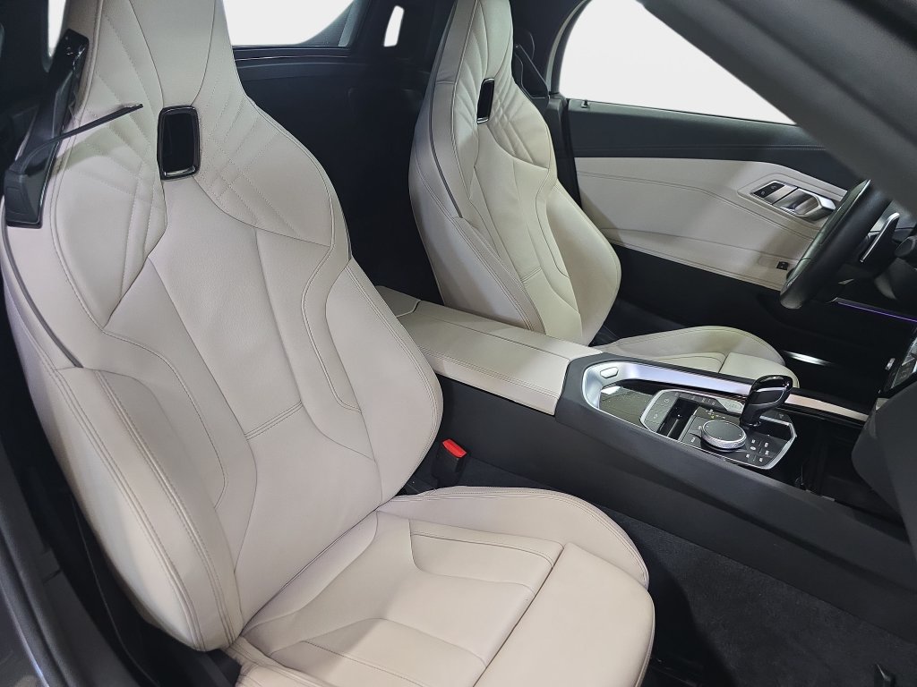 Certified 2025 BMW Z4 M40i w/ Premium Package RWD image 16