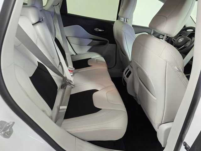 Used 2020 Jeep Cherokee Latitude Plus image 14