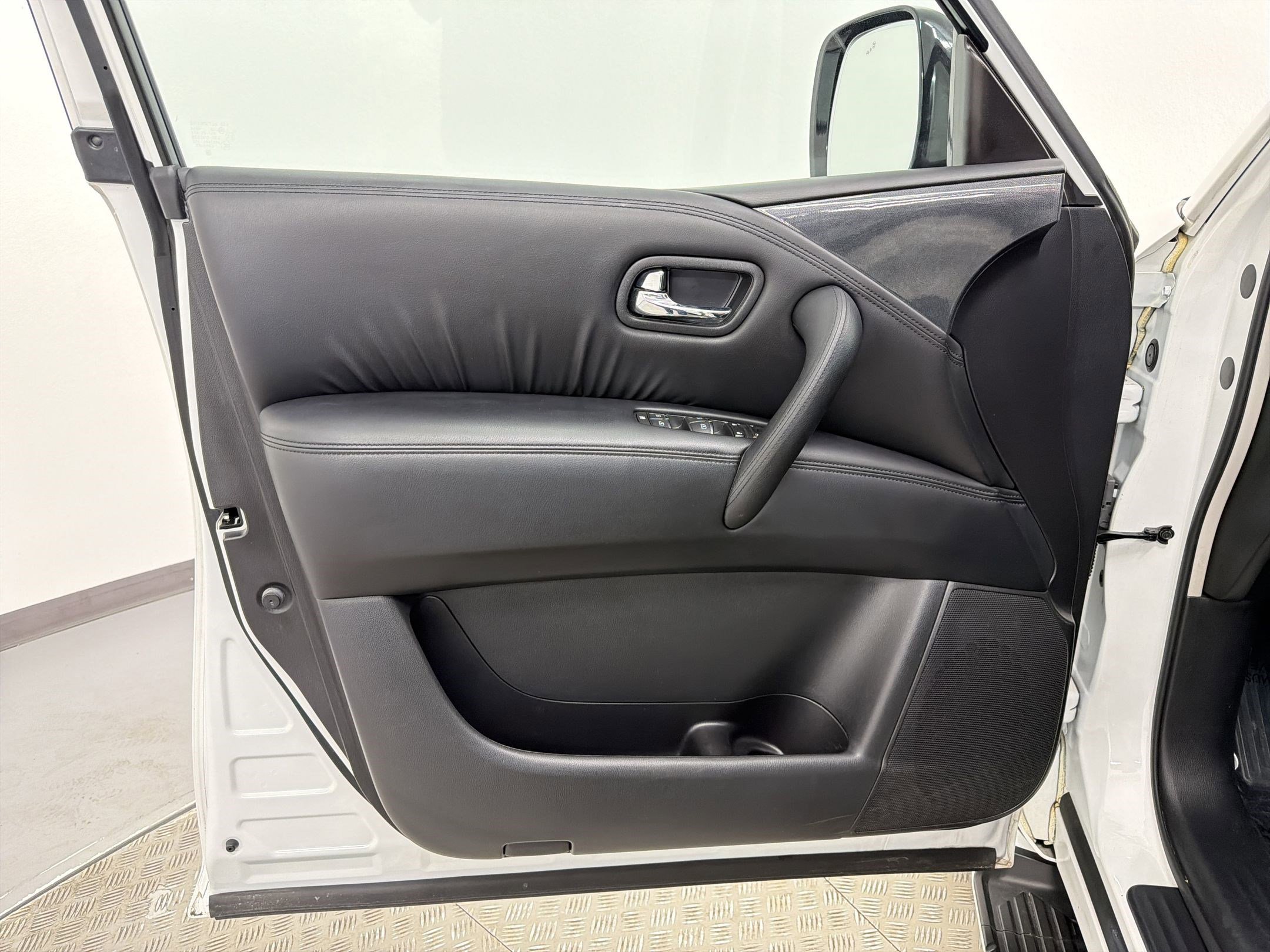 Used 2023 Nissan Armada SV w/ Cargo Package image 21