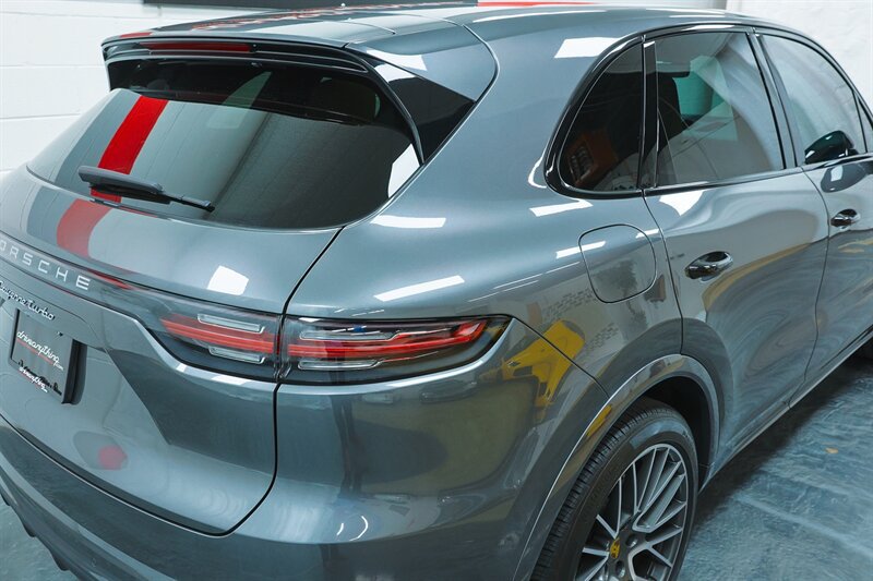 Used 2020 Porsche Cayenne Turbo AWD/4WD image 30
