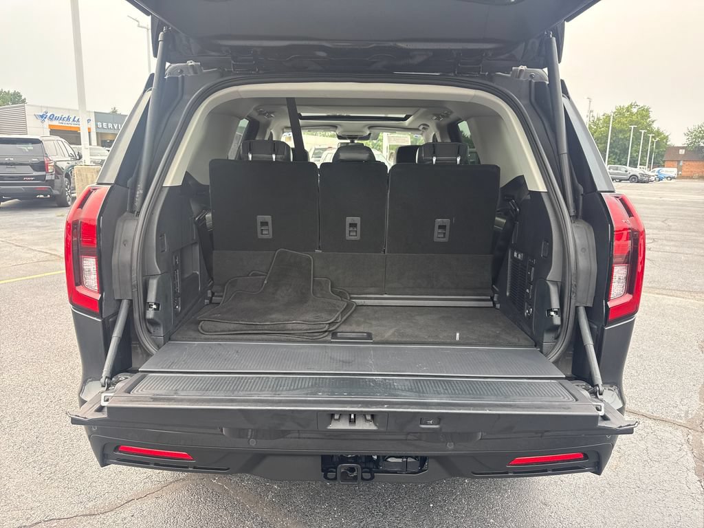 Used 2025 Ford Expedition Active AWD/4WD image 15