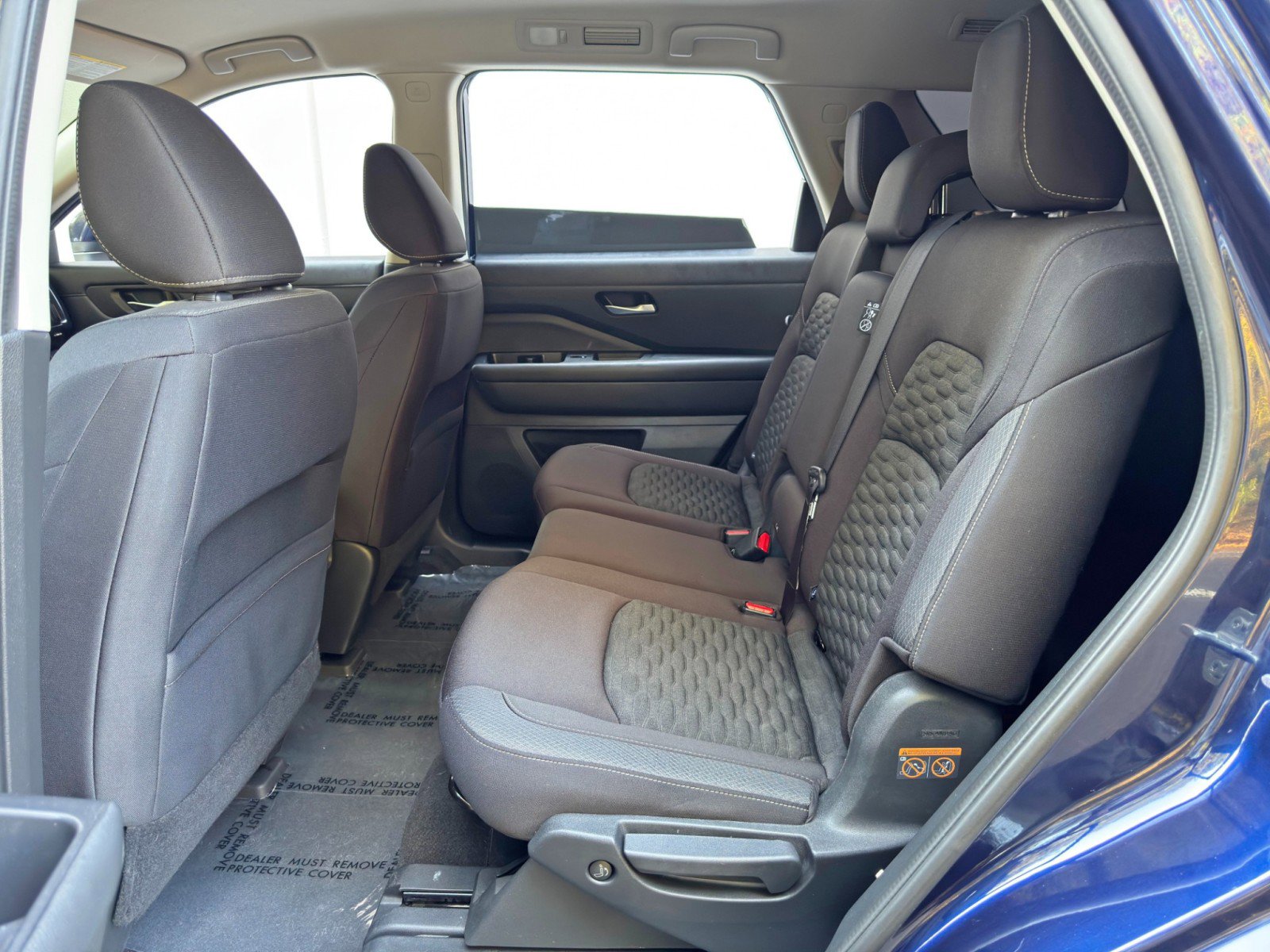 Used 2022 Nissan Pathfinder SV image 36