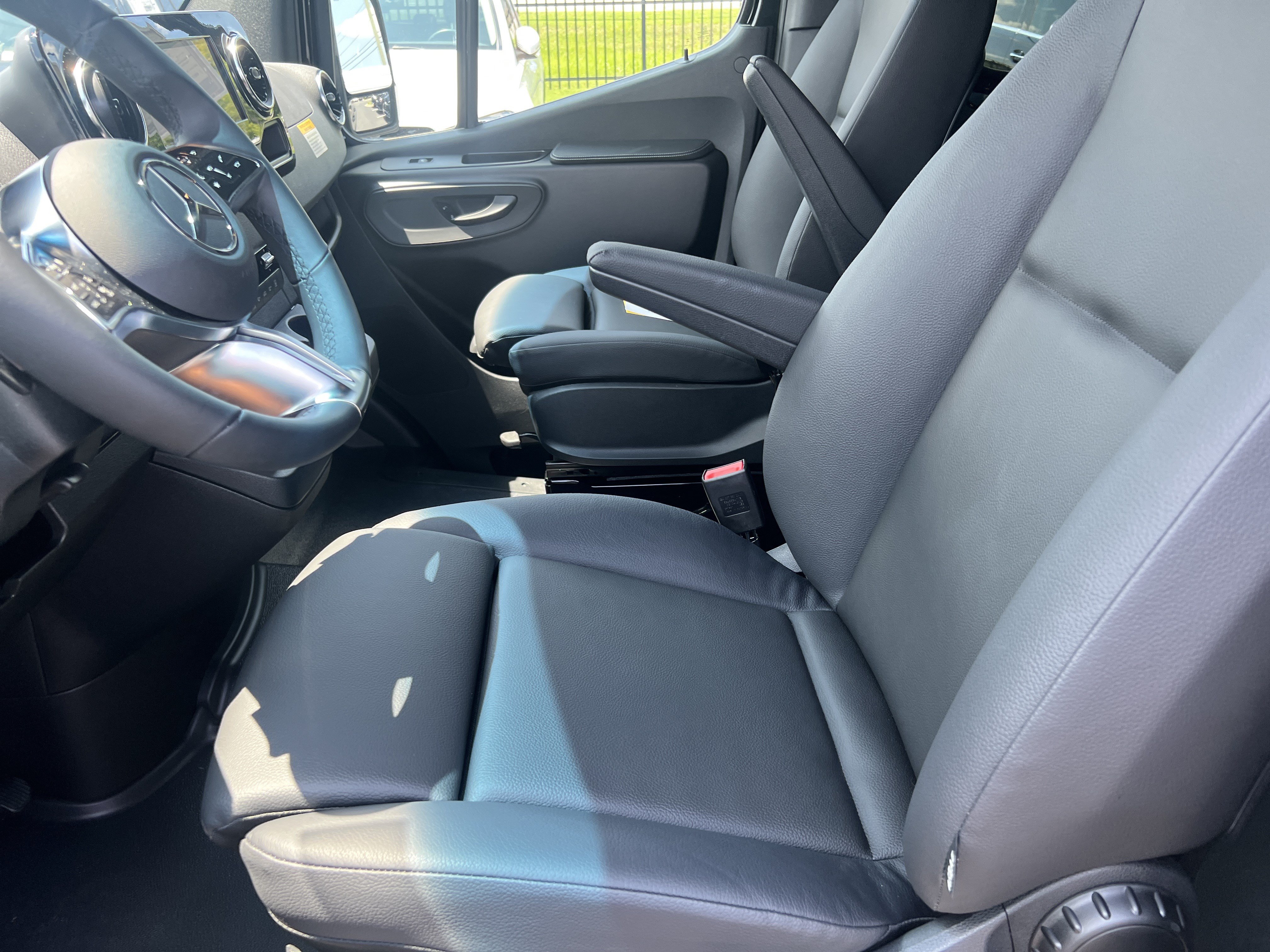 New 2026 Mercedes-Benz Sprinter 2500 image 33