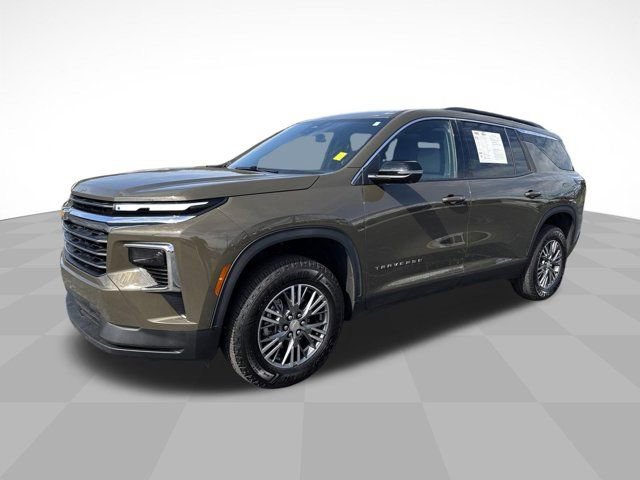 Used 2024 Chevrolet Traverse LT