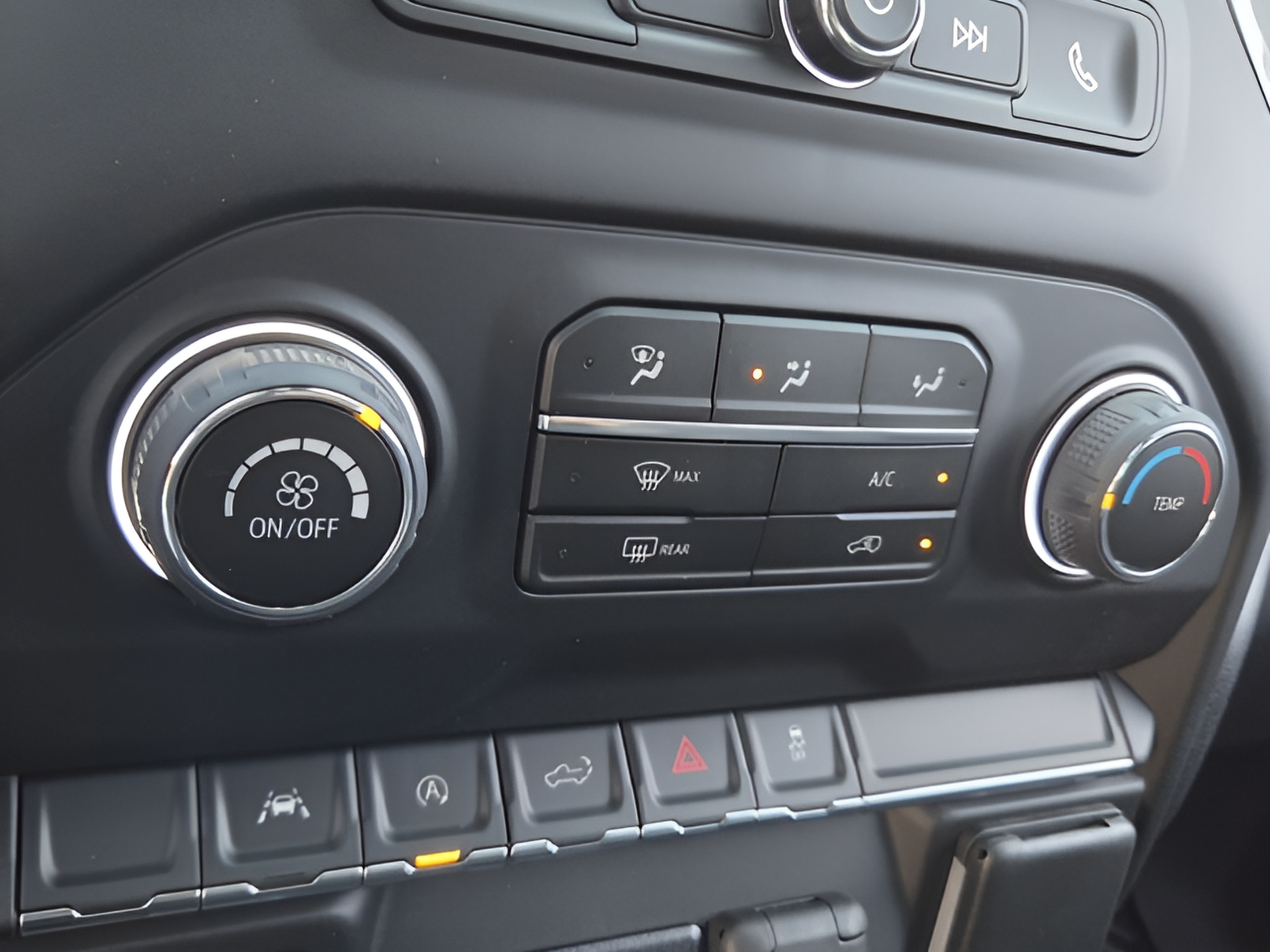 New 2026 Chevrolet Silverado 1500 Custom AWD/4WD image 25