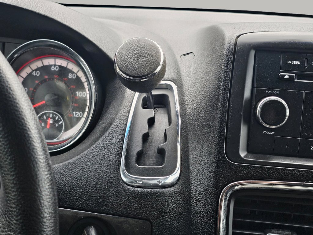 Used 2014 Dodge Grand Caravan SXT FWD image 9