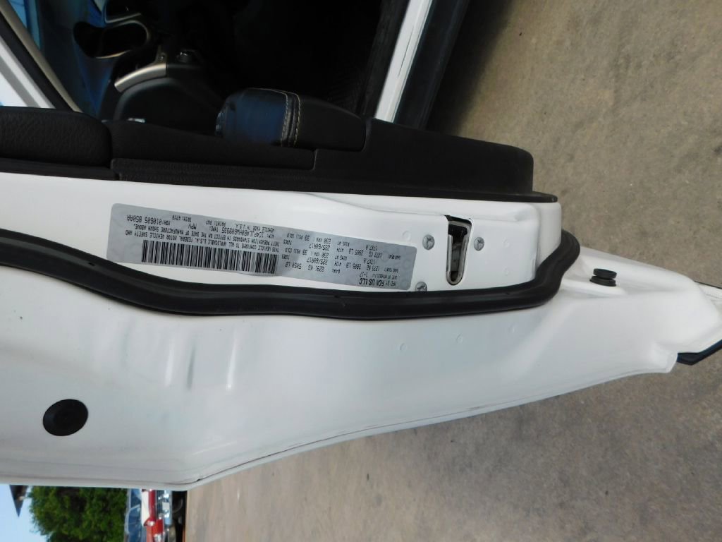 Used 2017 Jeep Cherokee Sport w/ Cold Weather Group FWD image 11