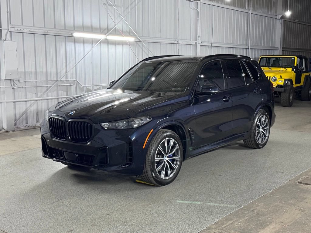Used 2024 BMW X5 xDrive40i w/ M Sport Package AWD/4WD image 1