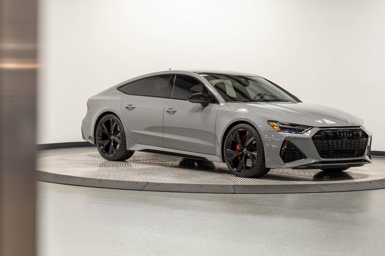 Used 2021 Audi RS 7 Sportback w/ Black Optic Package image 40