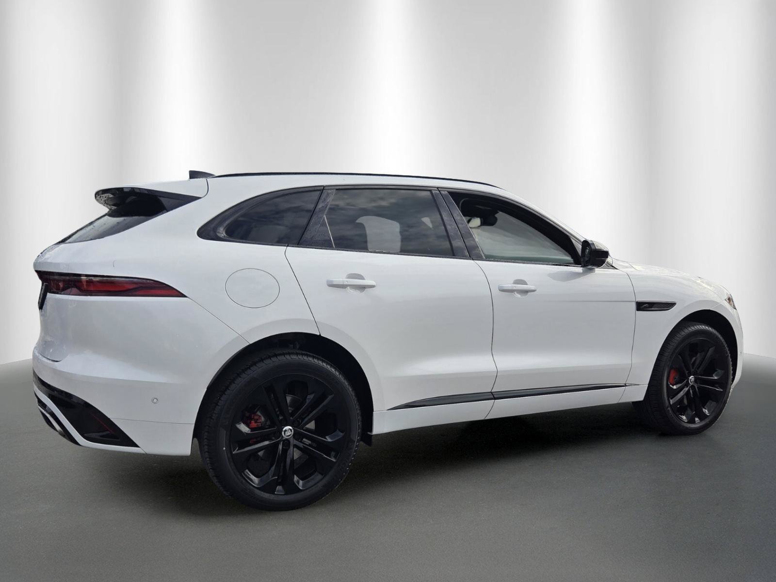 Used 2024 Jaguar F-PACE R-Dynamic S AWD/4WD image 7