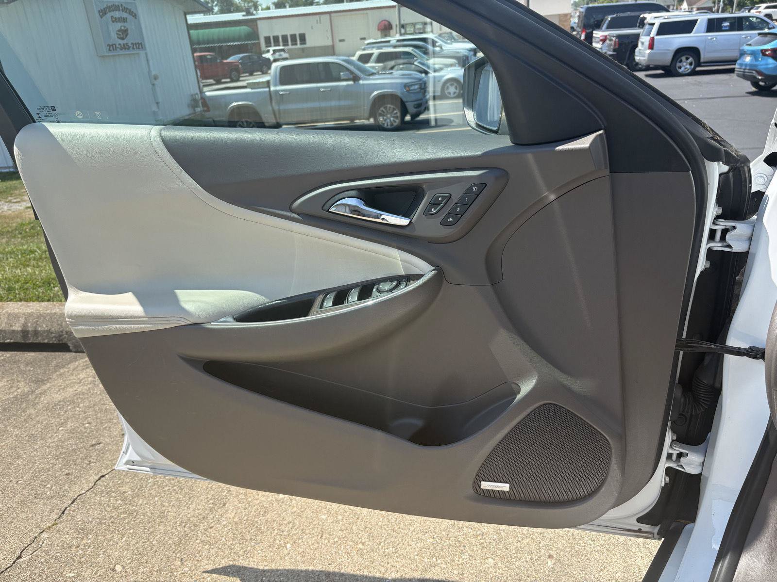 Used 2024 Chevrolet Malibu LT FWD image 3