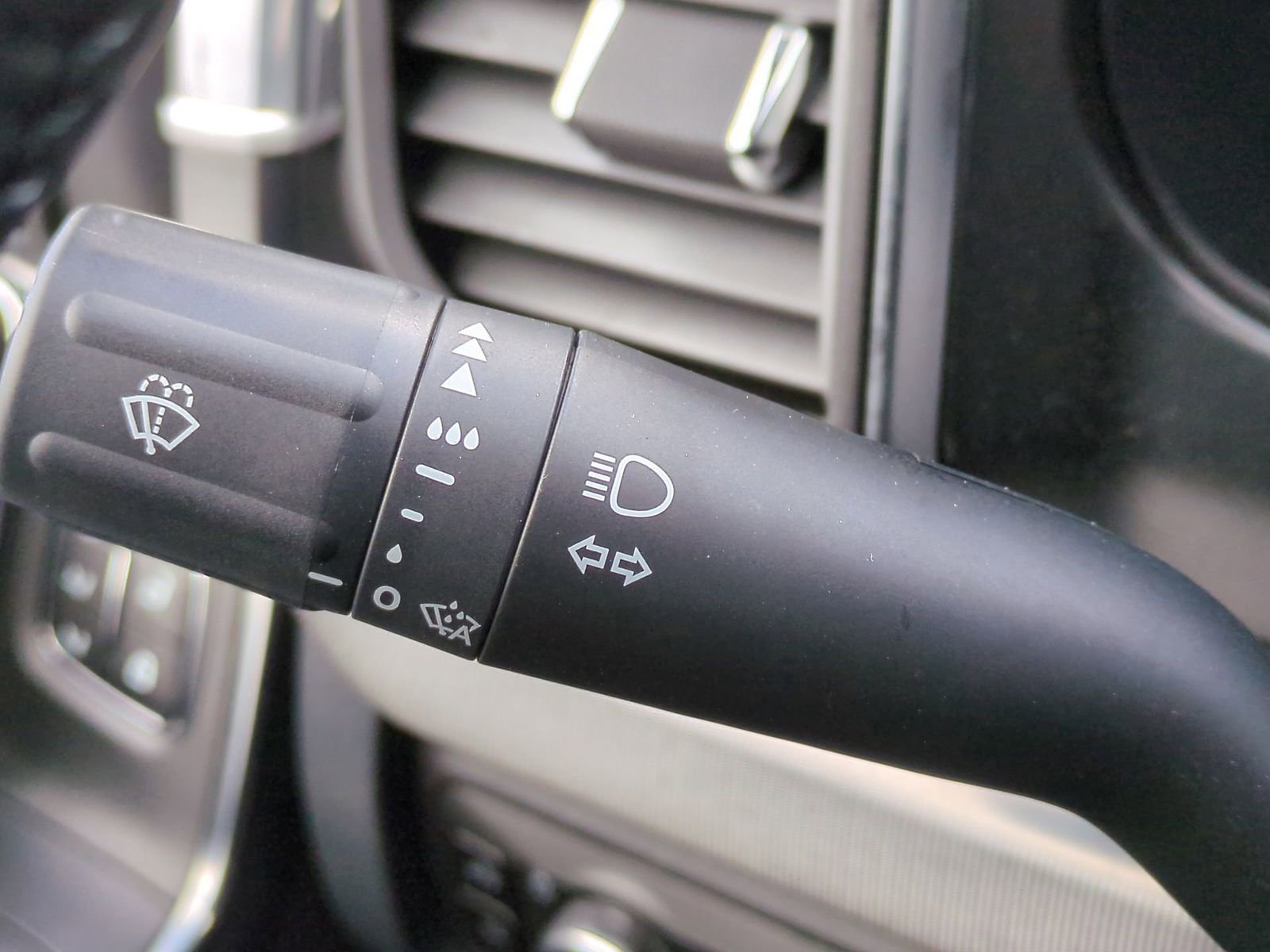 Used 2025 Ford F350 Platinum w/ FX4 Off-Road Package image 33