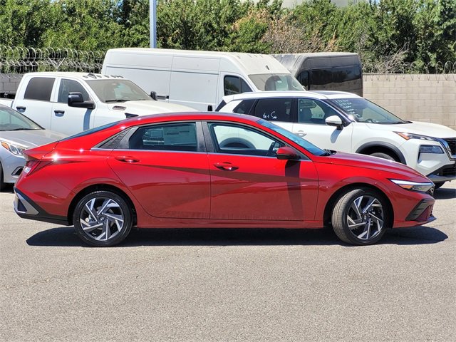 New 2025 Hyundai Elantra Limited image 3