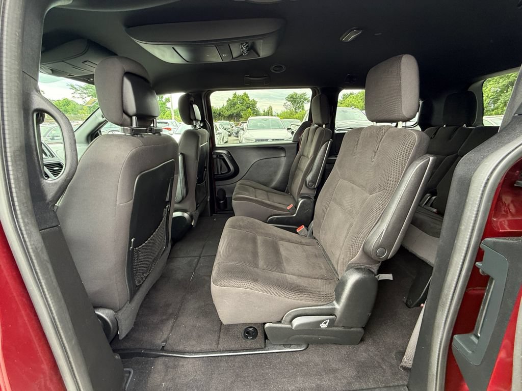 Used 2017 Dodge Grand Caravan SE FWD image 21