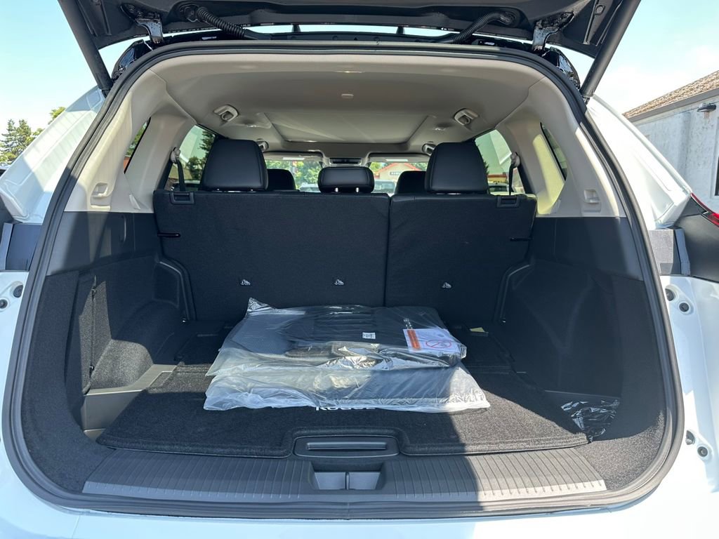 New 2025 Nissan Rogue SL w/ Tech Package image 30
