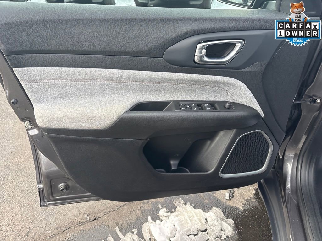 Certified 2022 Jeep Compass Latitude image 11