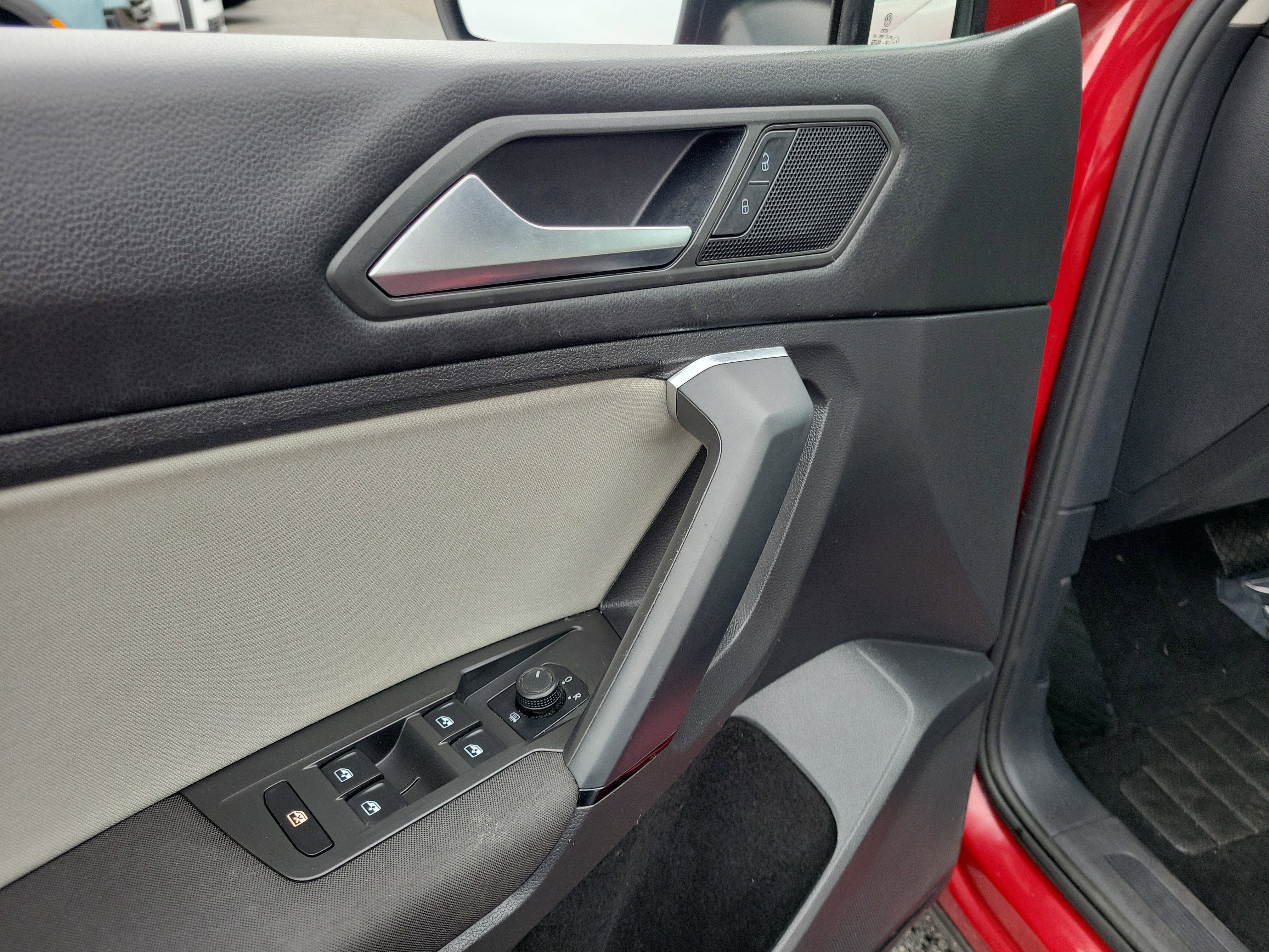 Used 2019 Volkswagen Tiguan S w/ Driver Assistance Package image 18