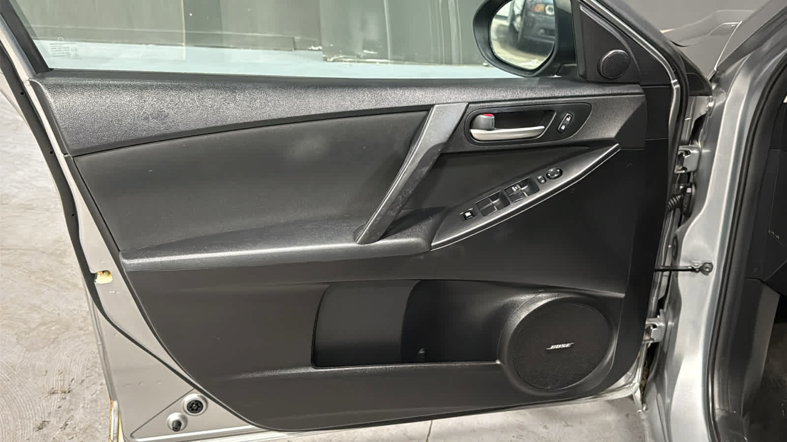 Used 2013 MAZDA MAZDA3 i Touring w/ Preferred Equipment Pkg FWD image 9