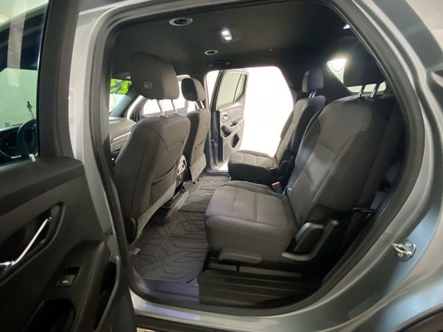 Used 2023 Chevrolet Traverse LT image 28