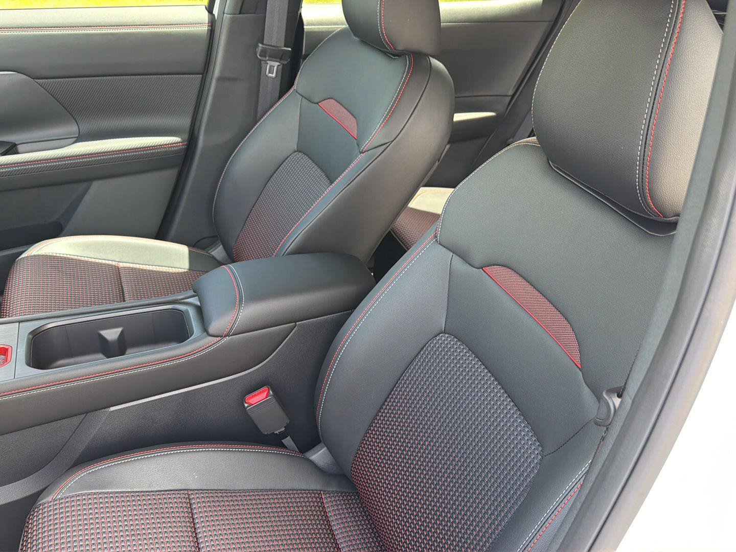 New 2026 Nissan Kicks SR FWD image 27
