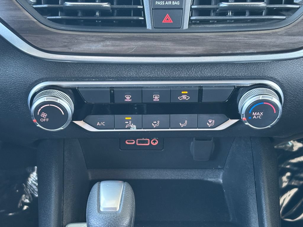 Used 2025 Nissan Altima 2.5 SV FWD image 15