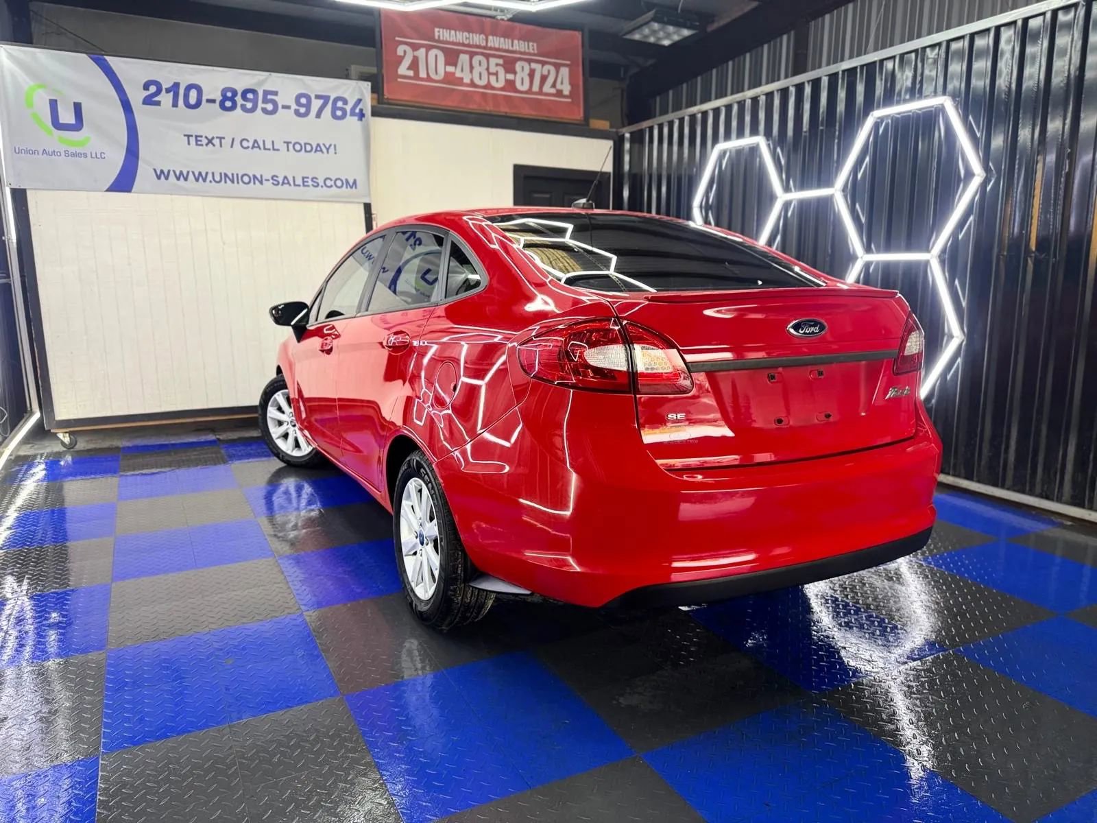 Used 2013 Ford Fiesta SE image 18