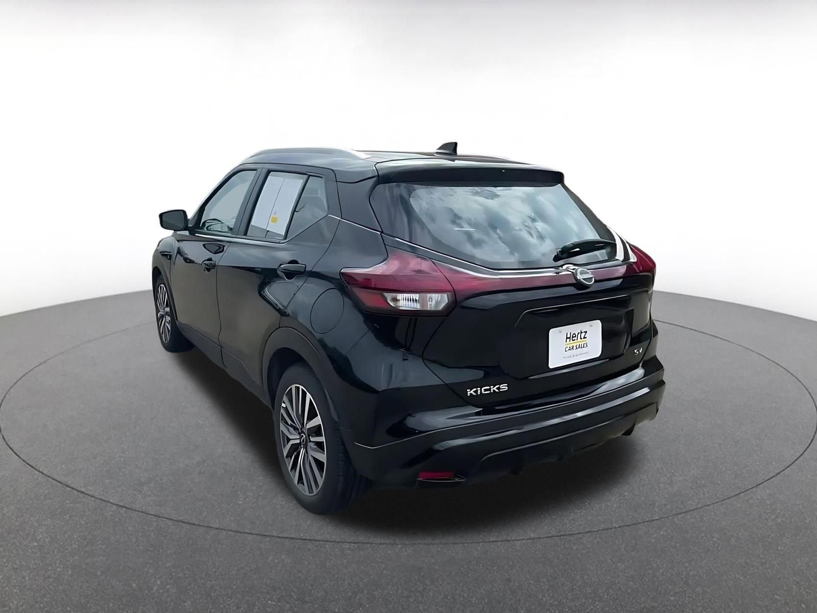 Used 2024 Nissan Kicks SV image 11