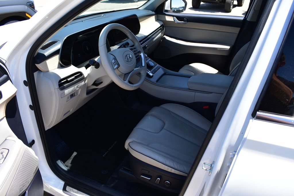 Used 2023 Hyundai Palisade Limited FWD image 16