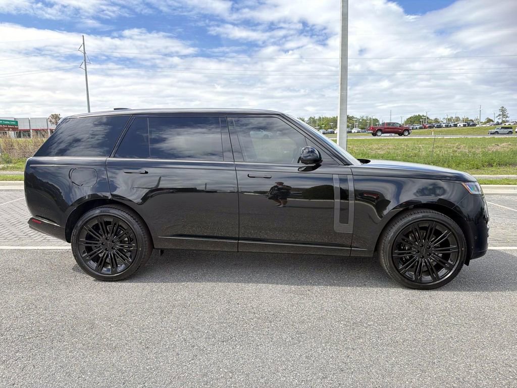 New 2026 Land Rover Range Rover Long Wheelbase SE image 6