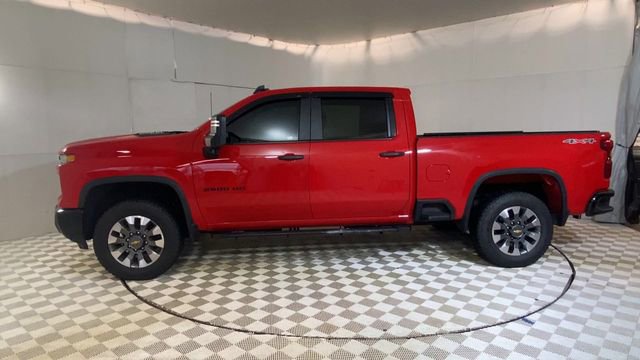 Used 2024 Chevrolet Silverado 2500 Custom w/ Custom Value Package image 5