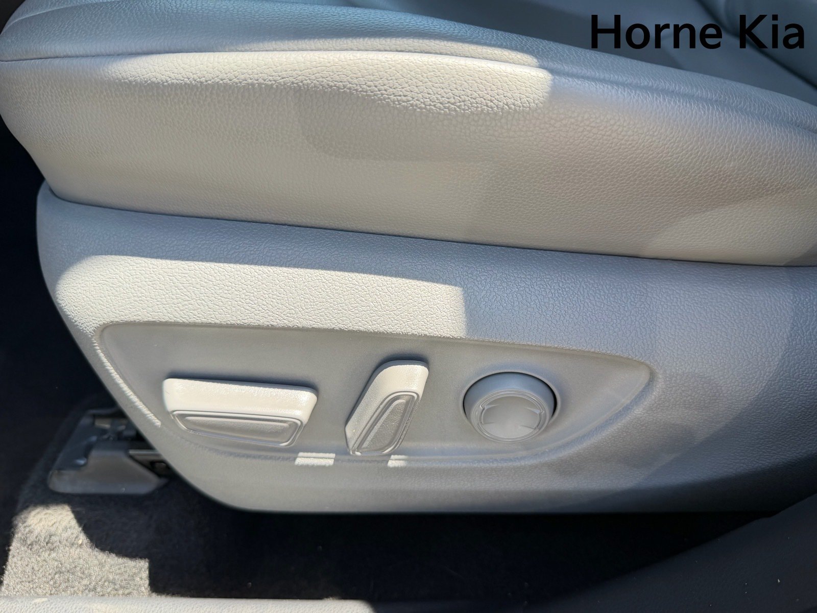 Used 2023 Toyota Highlander XLE FWD image 21