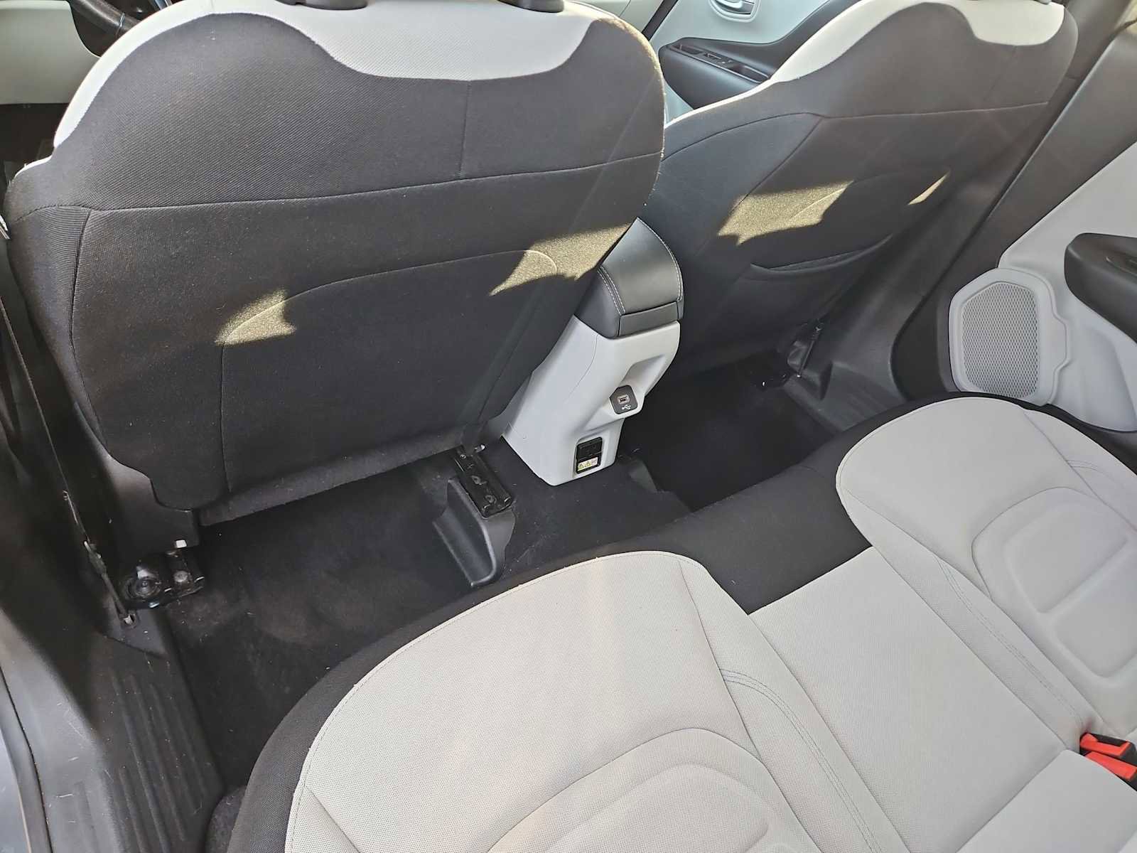 Used 2022 Jeep Renegade Latitude w/ Convenience Group image 19