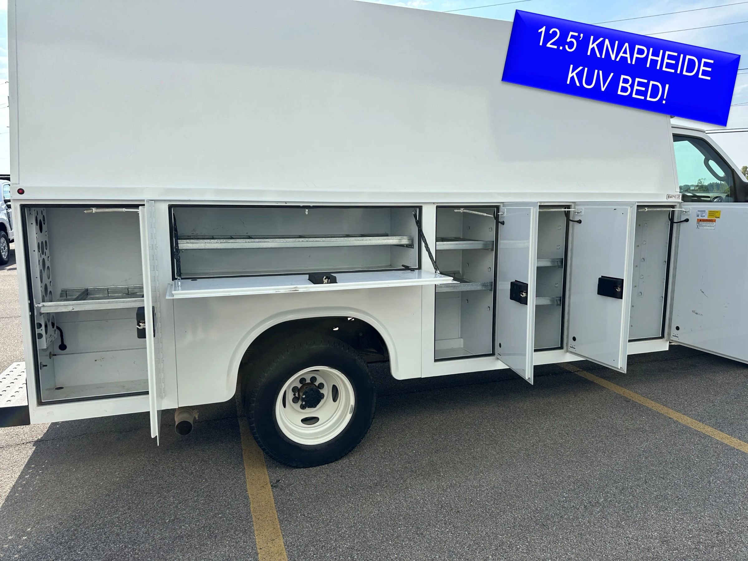 Used 2024 Ford E-450 and Econoline 450 Super Duty w/ Power Windows & Locks Group image 2