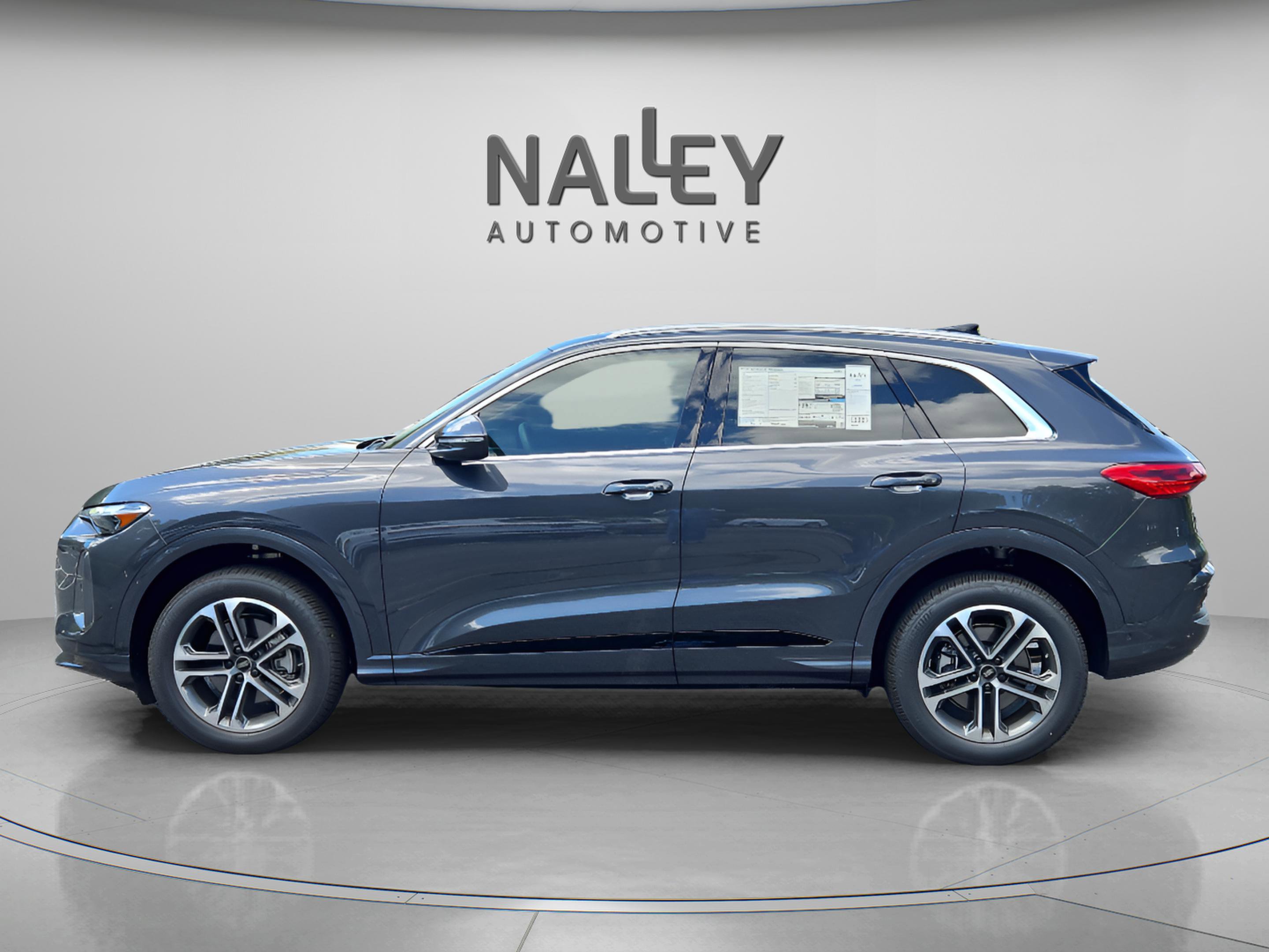 New 2025 Audi Q5 Premium w/ Convenience Package image 3