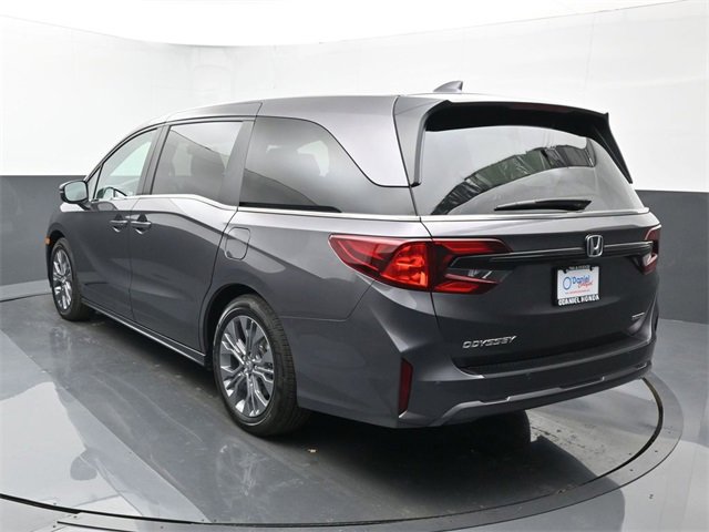 Used 2026 Honda Odyssey Touring image 3
