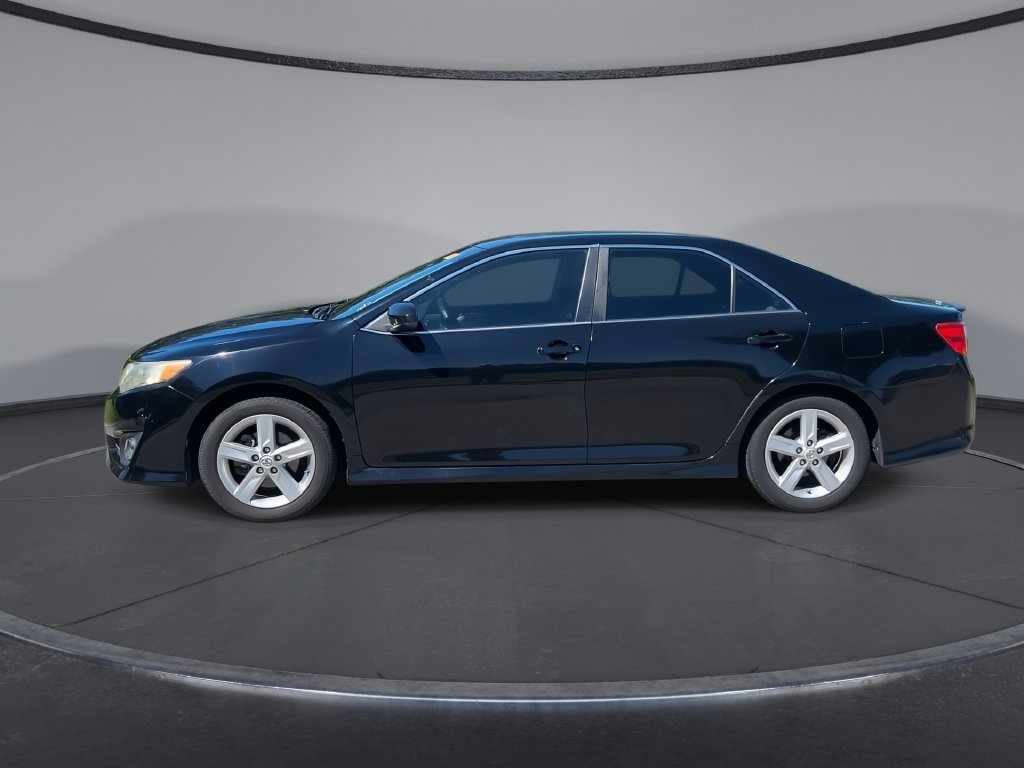 Used 2014 Toyota Camry SE FWD image 5