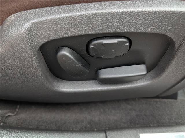 Used 2012 Lincoln MKS AWD image 13