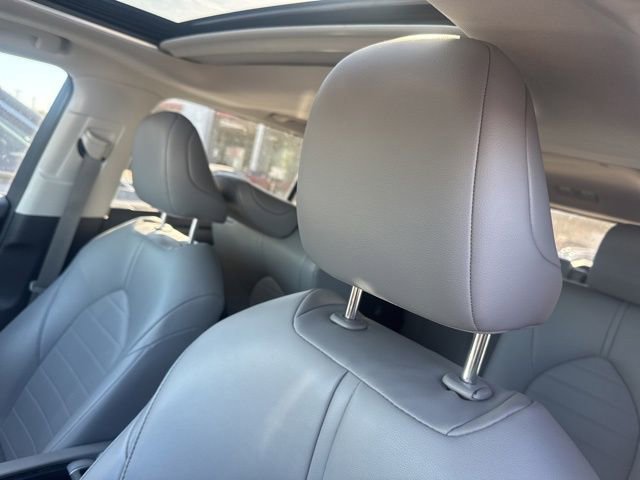 Used 2024 Toyota Highlander XLE image 6