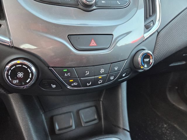 Used 2018 Chevrolet Cruze LT w/ Convenience Package FWD image 15