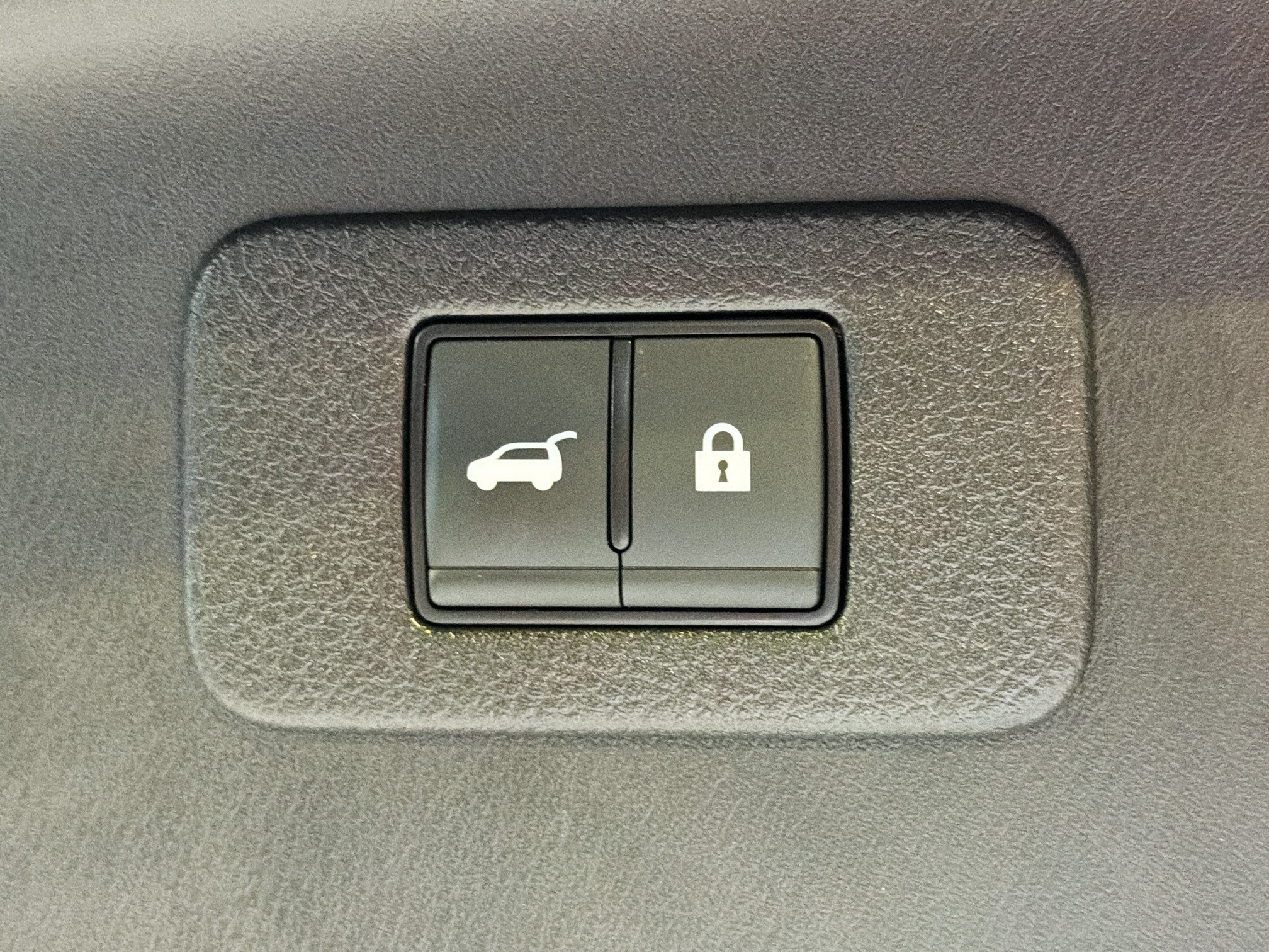 Used 2024 Nissan Armada Platinum w/ Captain's Chairs Package AWD/4WD image 14