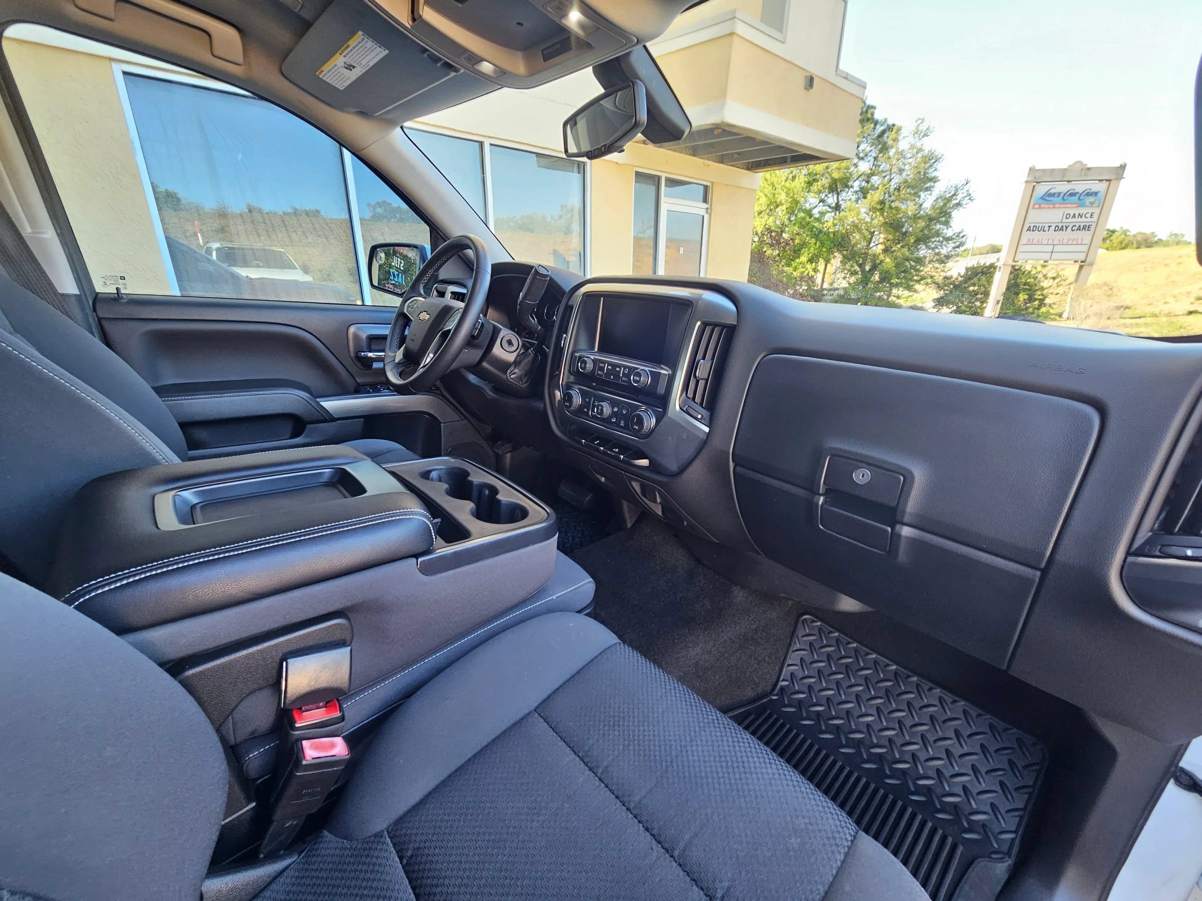 Used 2018 Chevrolet Silverado 1500 LT w/ LT Eassist Package RWD image 30