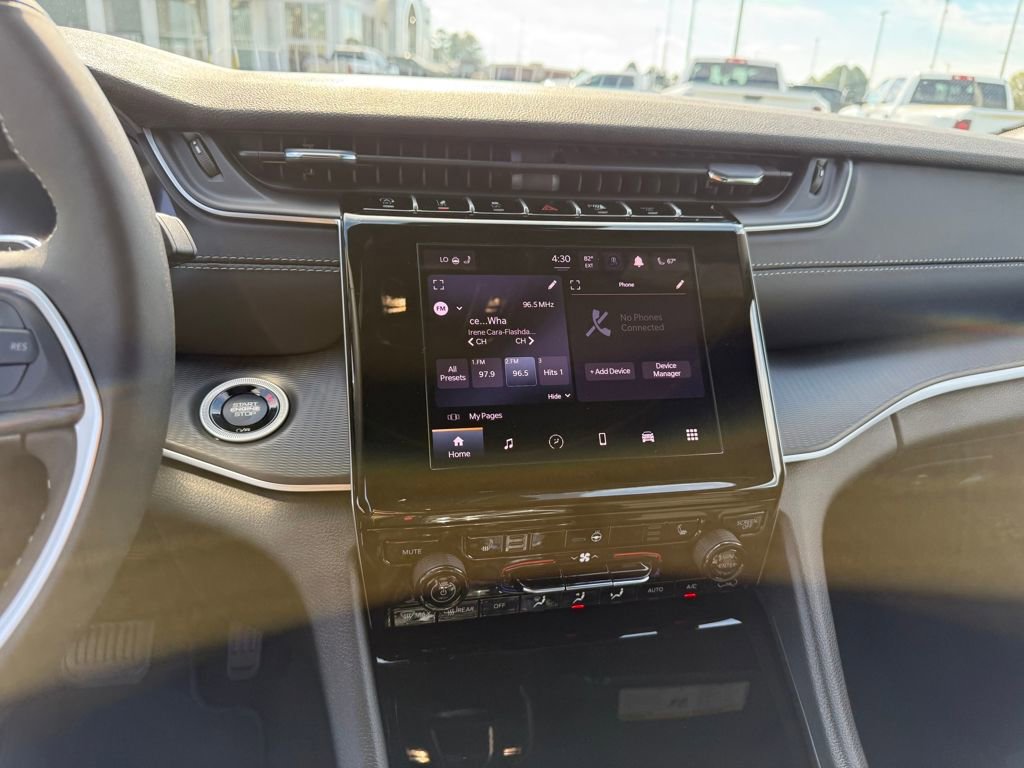 New 2025 Jeep Grand Cherokee Altitude RWD image 17